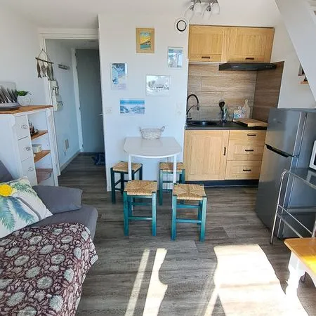 T1 mezzanine proche plage 