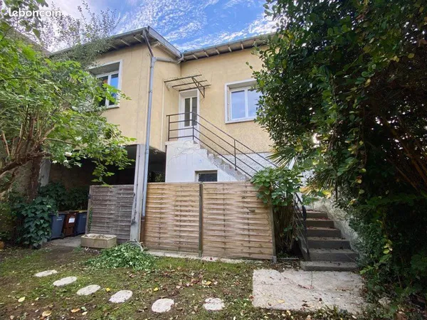 Location appartement 3 pièces AVEC JARDIN 