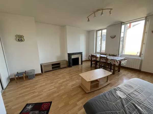 STUDIO centre ville ARGENTON CLIMATISE 