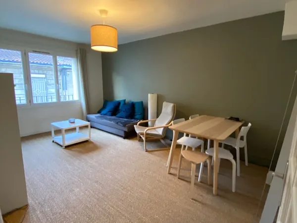 Loue appartement 58m² Bordeaux, 2 chambres + cave 