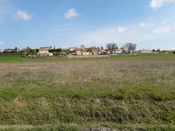 Terrain 688 m² 