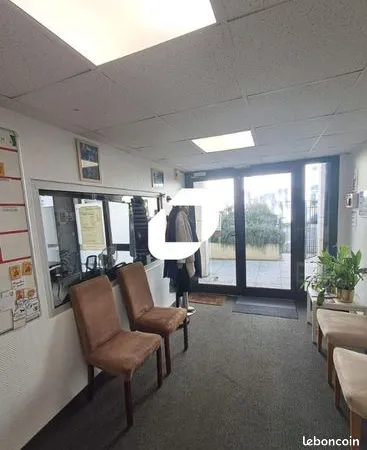 Local commercial 114 m² 