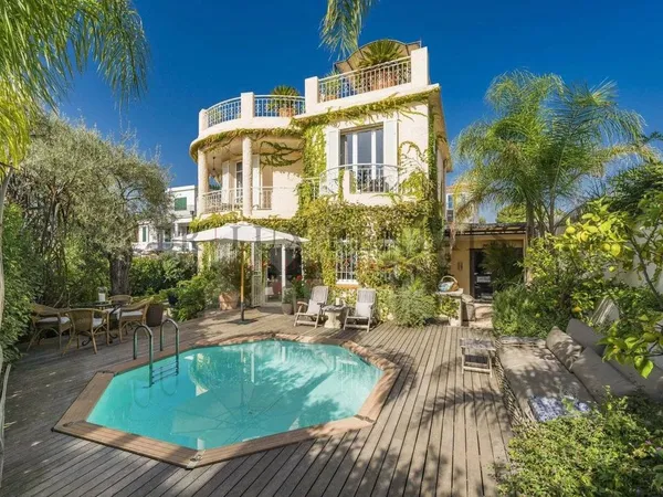 Maison de luxe 6 pièces 182 m² 