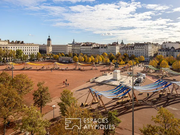Bourgeois en dernier étage avec vue imprenable sur la Place Bellecour 