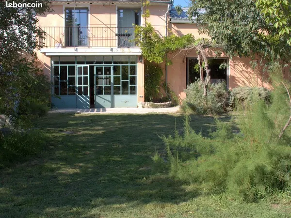 Appartement meublé au calme à 10 mn d'Avignon 