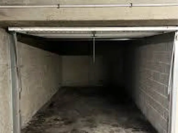 Box parking garage résidence MONRABEAU 