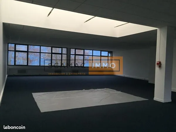 Bureau 1 250 m² 