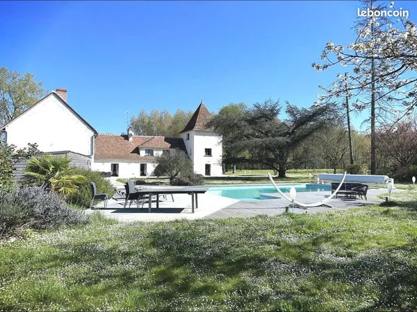 Maison 7 pièces 380 m² 