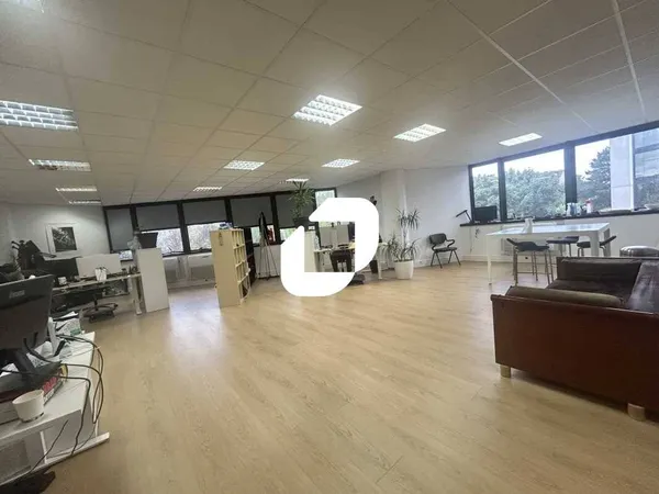Bureaux 100 m² 