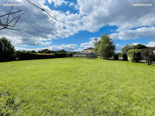 Terrain 4 300 m² Charnay Les Macon 