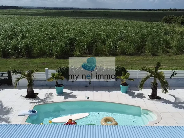 Villa T6 avec piscine à la campagne secteur Pombiray 