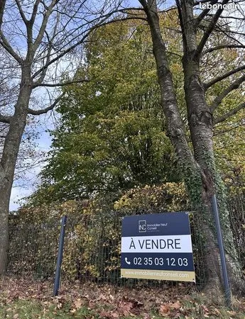 Terrain 800 m² 