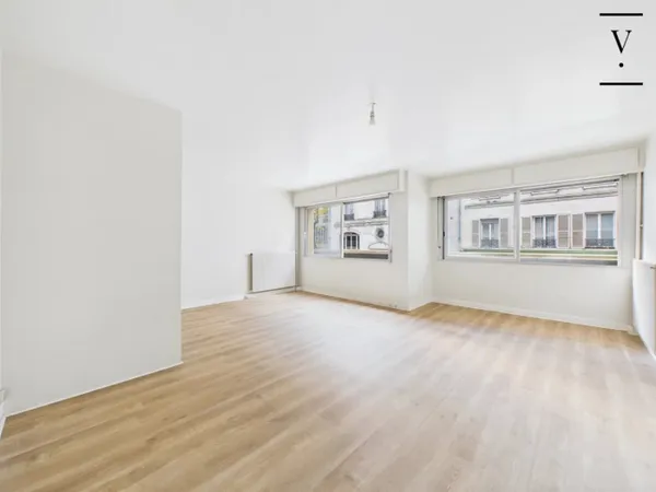 Vavin - Grand Studio - PARIS VIe 