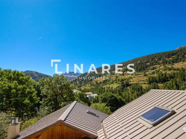AU COEUR DE VARS - Maison de 143m2 - Terrasse - Garage en SUS - 