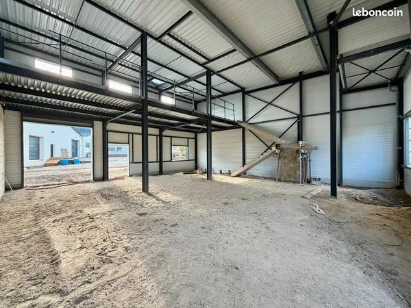 Local d'activité 260 m² 