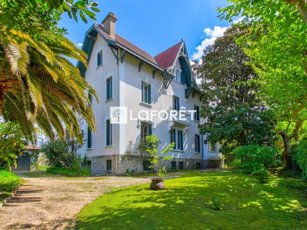 Maison 10 pièces 300 m² 