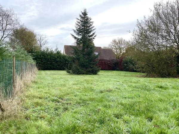 PARCELLE CONSTRUCTIBLE 863 M2 - GUÉCÉLARD 