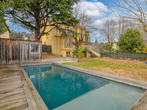 Maison de ville 9 pièces 207 m² 