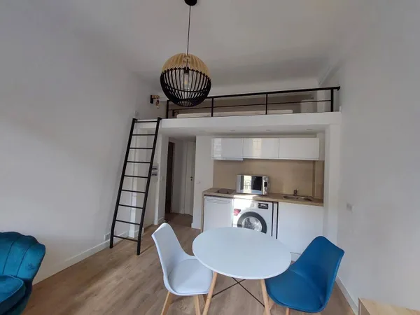 Studio 1 pièce 16 m² 