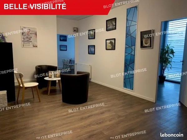 Bureaux 82 m² 