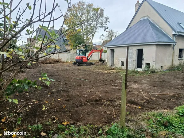Terrain constructible viabilisé de 465m ²avec une maison à rénover 