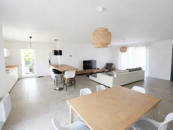 Jolie maison construite en 2023 (sous garantie décennale) 