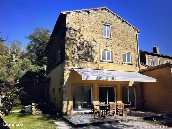 Maison 7 pièces 227 m² 
