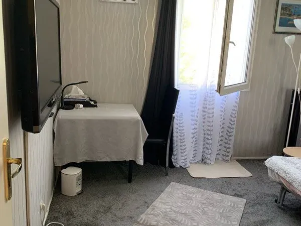 Chambre meublée en colocation 