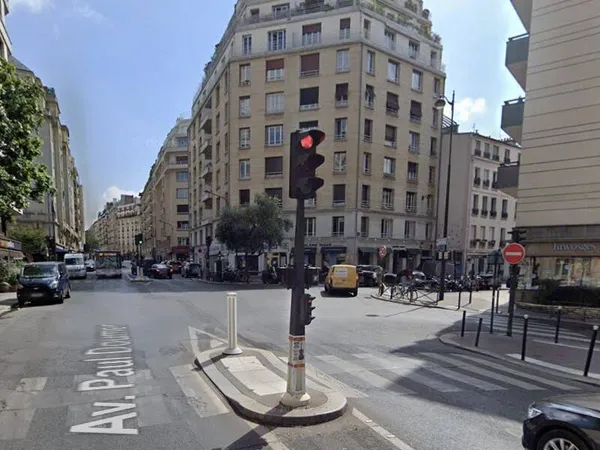Boutique 2 pièces 102 m² 
