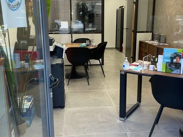 Local 42 m² TOULON 