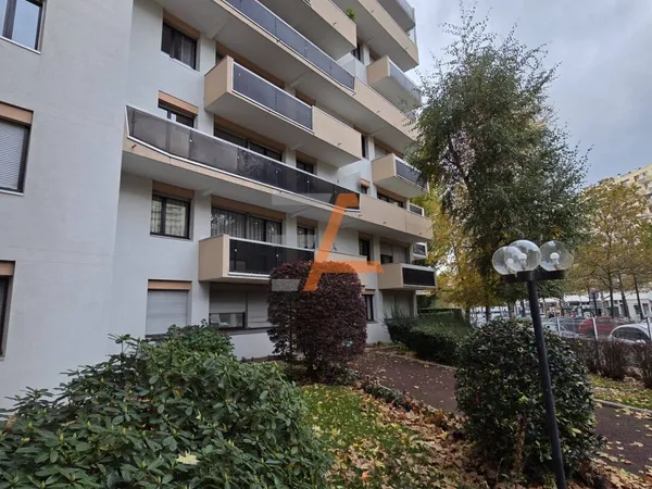 Studio 1 pièce 15 m² 