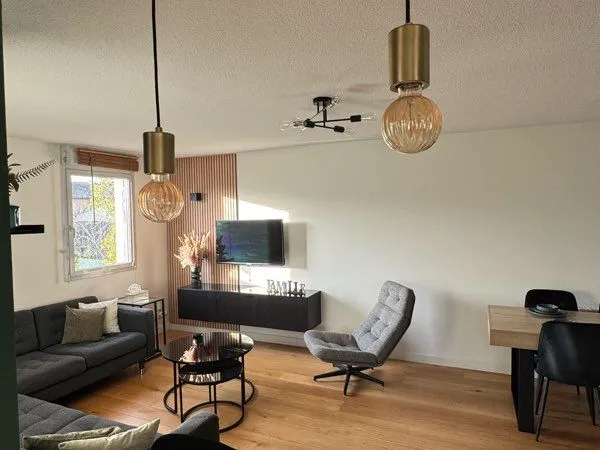 Appartement T4 rénové avec goût - Résidence Monné Decroix de haut standing avec piscine et 