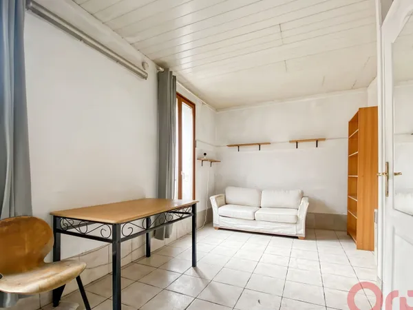 Studio 1 pièce 18 m² 
