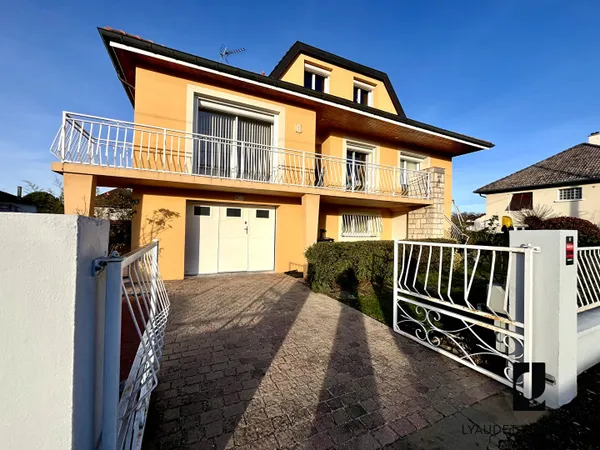 Maison familiale rénovée-Mably 7 pièce(s) 188 m2 