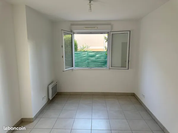 T2 35 m² en rez-de-jardin - Résidence récente, calme & recherchée - Disponible 1er janvier 2026 