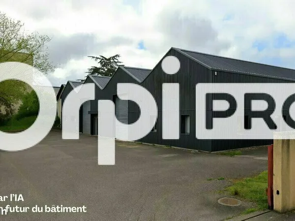 Local d'activité 210 m² 
