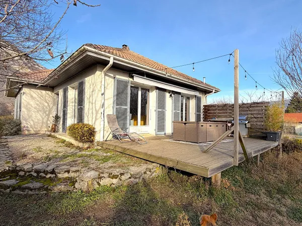 Maison de plain-pied 4 pièces 100 m² 