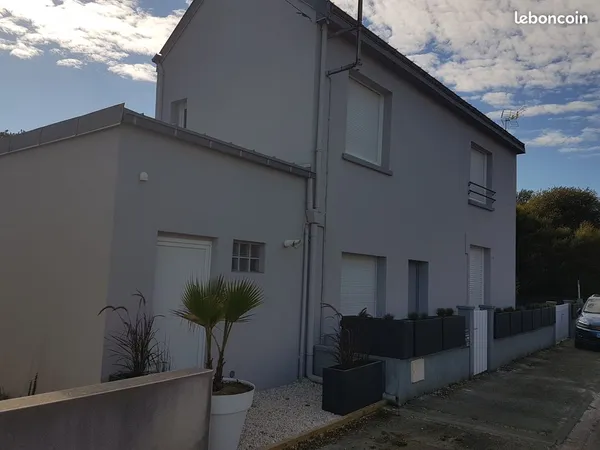 Rare loc maison meublée à l'année 400m de la mer 