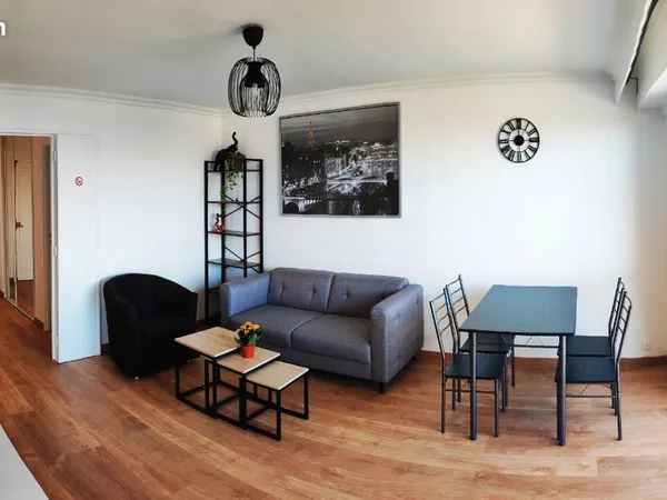 CHAMBRE EN COLOCATION - DISPONIBLE À PARTIR DE 1 Janvier 2026- CRÉTEIL 