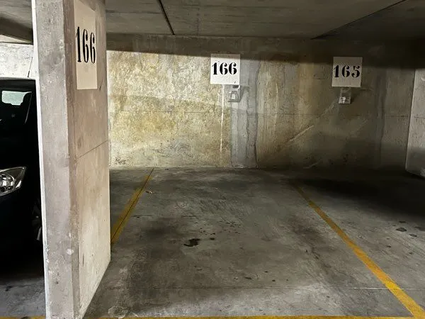 Emplacement de parking proche centre-ville d Antony 