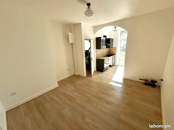 Studio 1 pièce 20 m² 