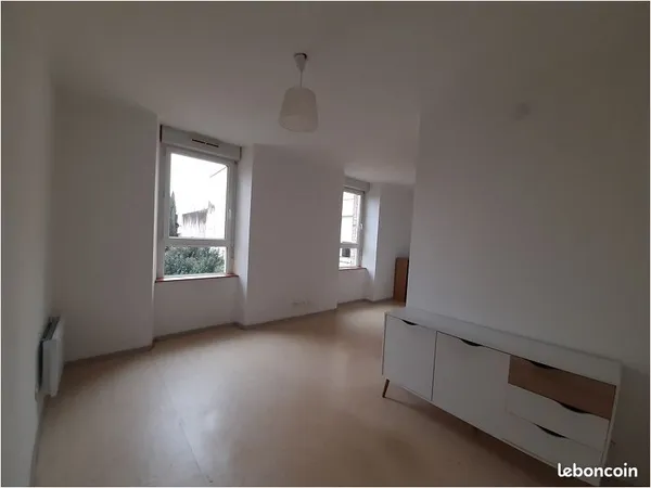 Studio 1 pièce 26 m² 