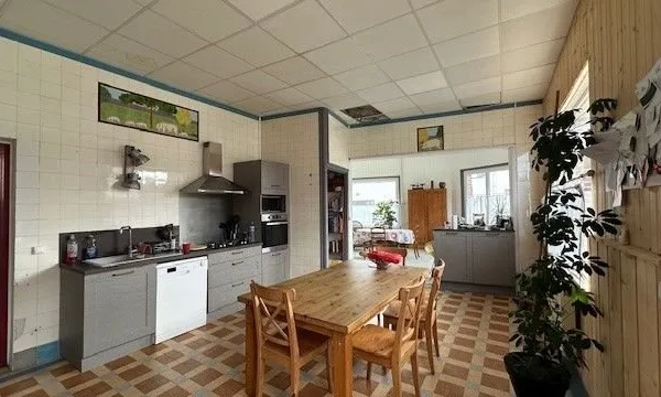 Maison - 239m ²