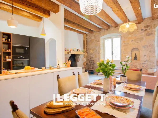Maison 8 pièces 261 m² 