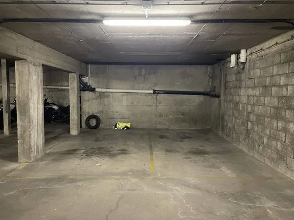 Parking 11 m² 