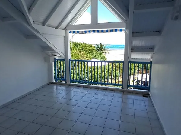 T2 sainte-anne vue mer proche bourg 