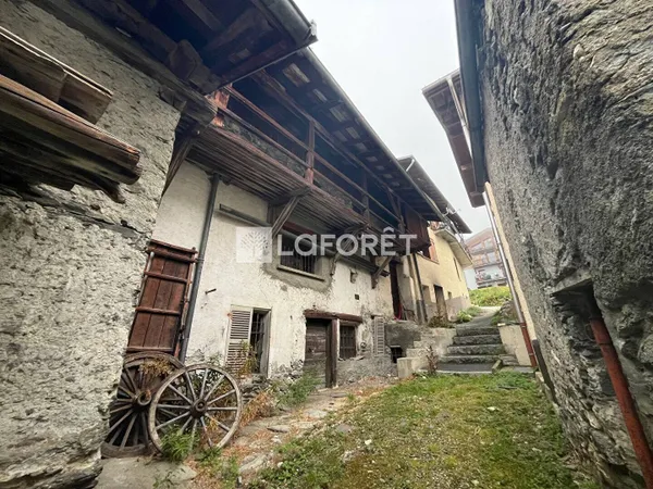 Maison 3 pièces 240 m² 