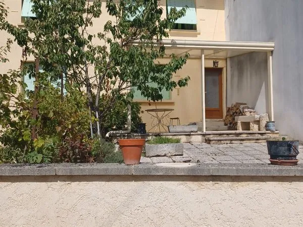 Maison de village mitoyenne 