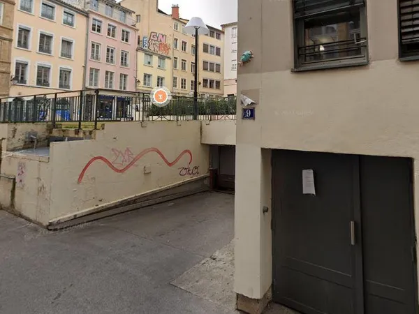 Parking - Garage Location Lyon   194€