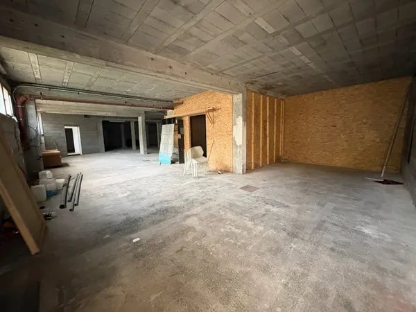 Local d'activité 400 m² 
